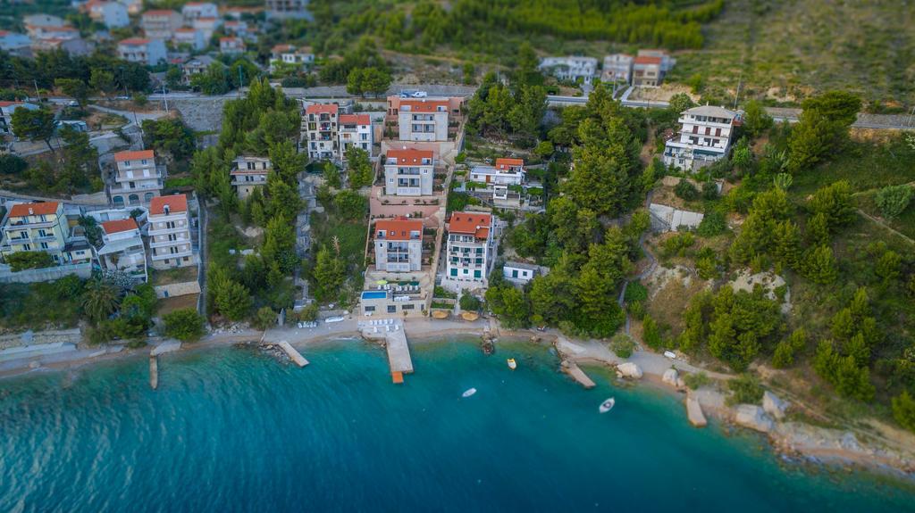 Apartments Nostro Omis Exterior photo
