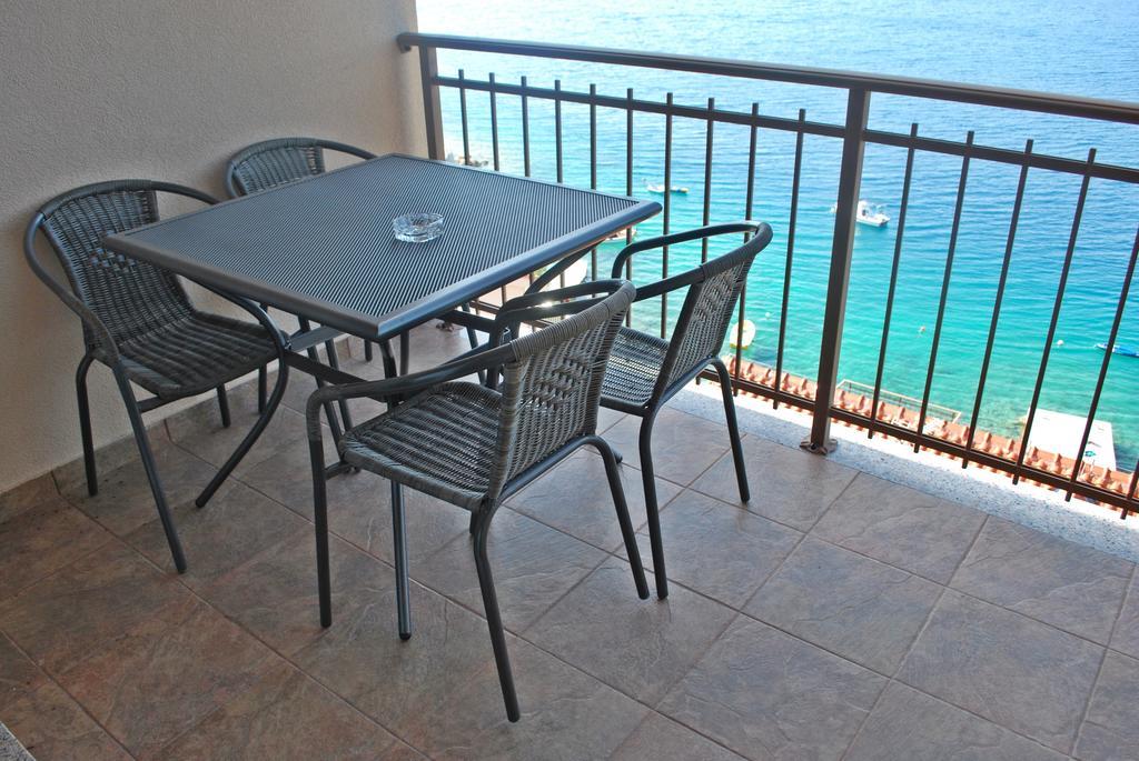 Apartments Nostro Omis Exterior photo