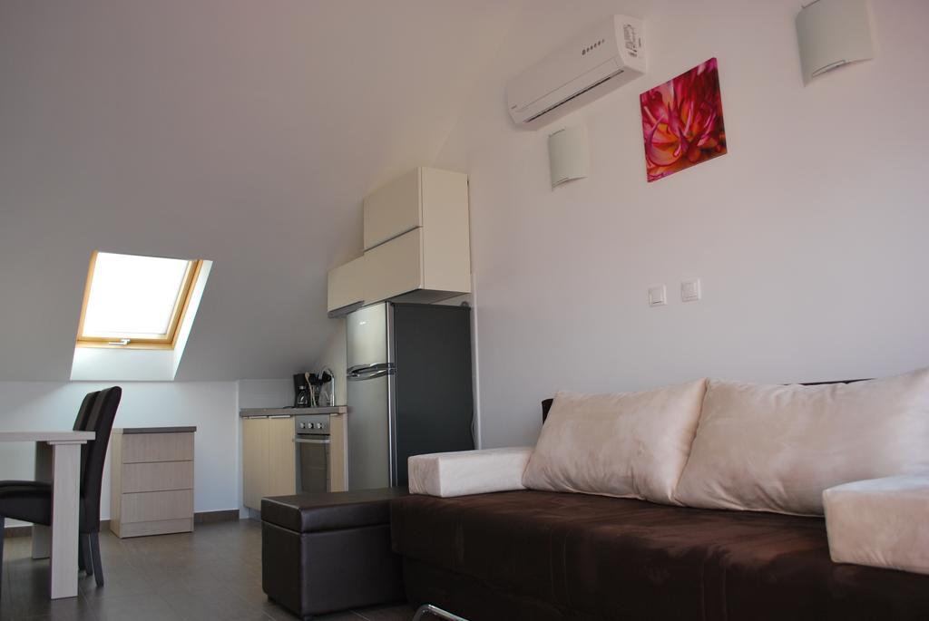 Apartments Nostro Omis Exterior photo
