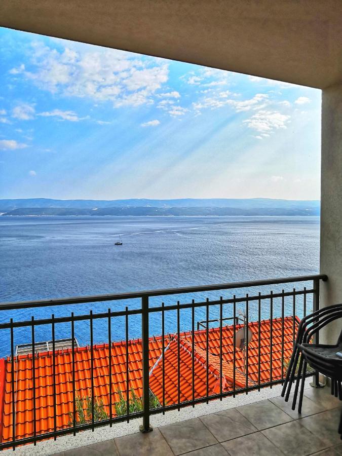 Apartments Nostro Omis Exterior photo